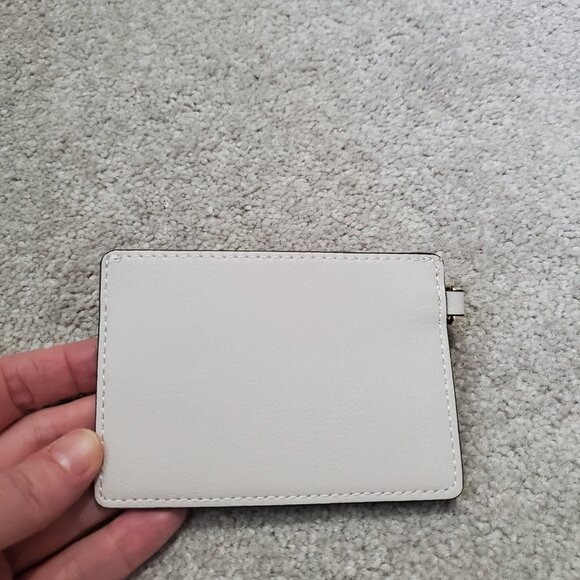 NANETTE LEPORE Pebbled Vegan Leather Card Holder with Chain Strap Clasp White - Picture 3 of 6